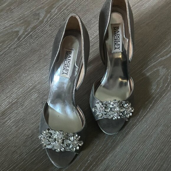 Badgley Mischka Women's Giana II D'Orsay Pump, Pewter Metallic Suede - Picture 6 of 6